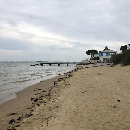 La Luciole, Les Bains *