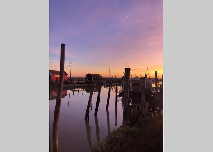 La Luciole, Les Bains