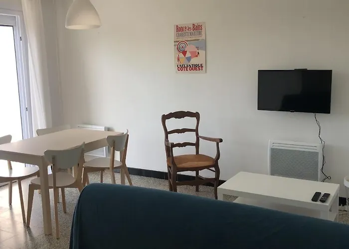 La Luciole, Les Bains *