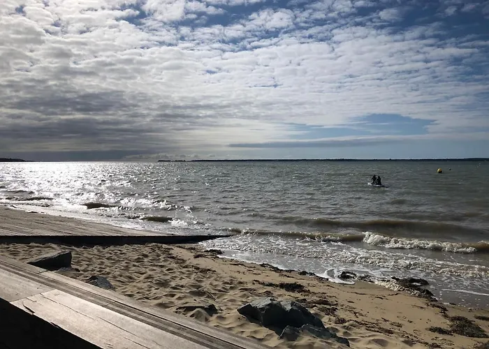 La Luciole, Les Bains *